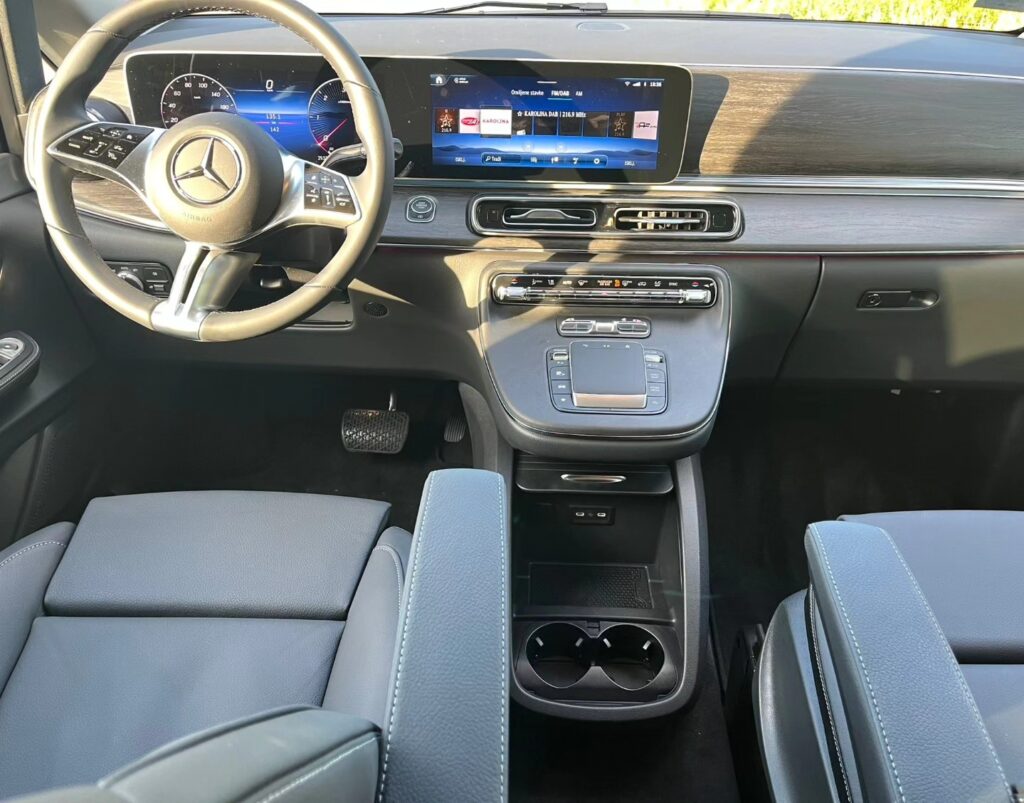 Rent a car aerodrom Beograd - Leader